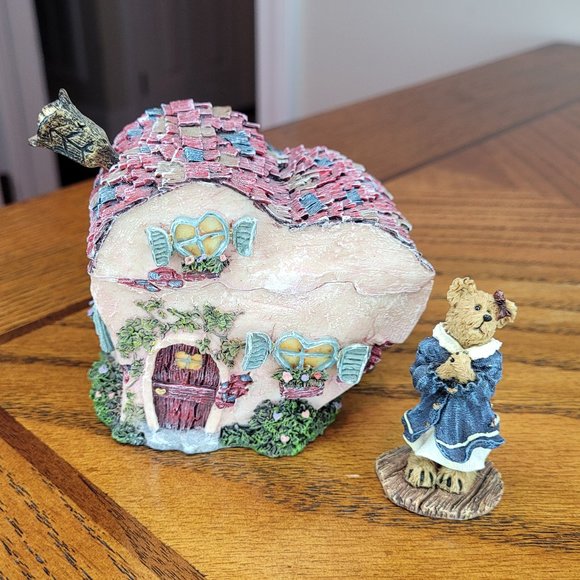 Boyds Bears Other - Boyds Bears Resin #19906 Miss Truelove's Heart's Desire Home